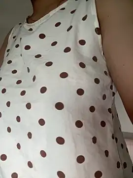 Snapshot of Milk_Mom99 chatting on September 30, 11:42 pm Milk Mom99 online show from September 30, 11:42 pm