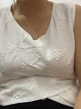 Snapshot of Milk_Mom99 chatting on October 30, 3:09 am Milk Mom99 online show from October 30, 3:09 am