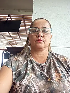 Snapshot of natally_ross21 chatting on October 8, 2:43 pm natally ross21 online show from October 8, 2:43 pm