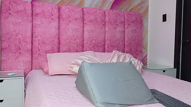 kendal rossi online show from March 24, 11:59 am