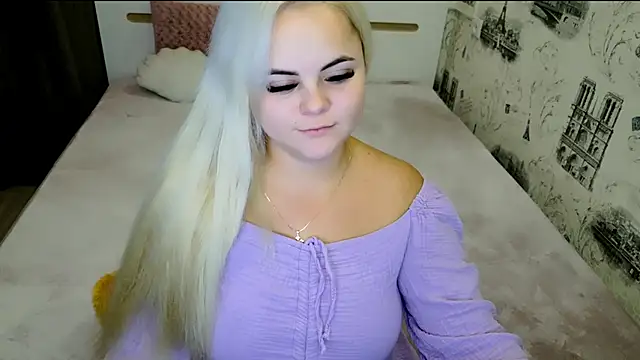 lovely-eyes online show from October 21, 6:45 pm