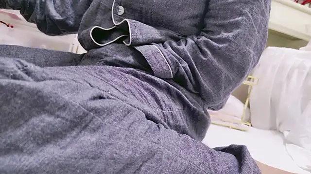 maii- online show from March 25, 7:22 am