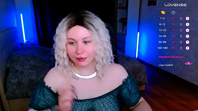 Snow-White  online show from December 1, 10:23 pm