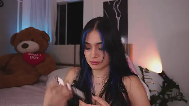 AnnyHizzle online show from May 11, 3:19 am