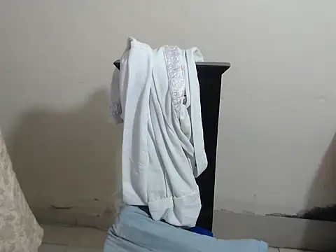 Snapshot of home_vlak chatting on October 6, 4:45 pm home vlak online show from October 6, 4:45 pm