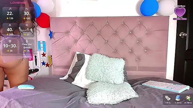 Dakota Harriss online show from July 13, 1:34 pm