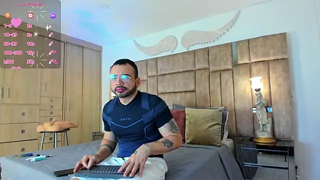 petterwilly1 online show from October 21, 3:27 pm