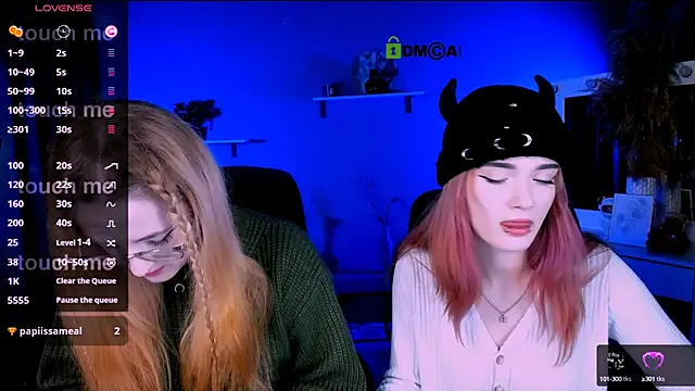 liana kisses online show from October 3, 7:19 pm