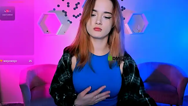 liana kisses online show from November 21, 8:44 pm