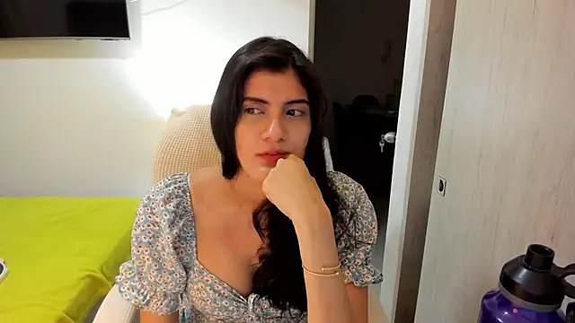 misstoya online show from October 12, 10:45 pm