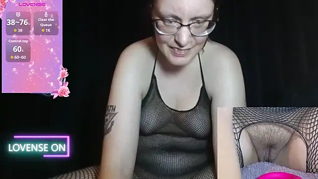 Snapshot of PernillaGirl chatting on October 15, 6:10 pm PernillaGirl online show from October 15, 6:10 pm