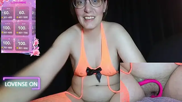 Snapshot of PernillaGirl chatting on October 22, 6:35 pm PernillaGirl online show from October 22, 6:35 pm