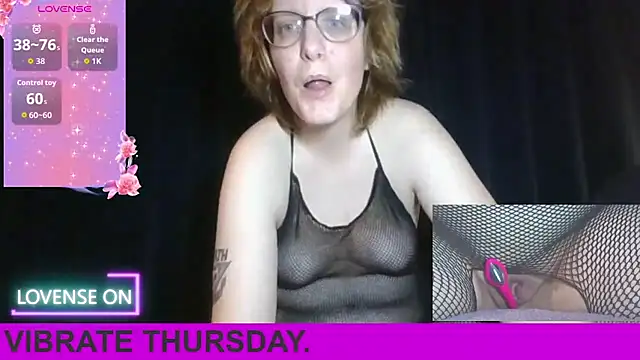Snapshot of PernillaGirl chatting on October 2, 6:13 pm PernillaGirl online show from October 2, 6:13 pm