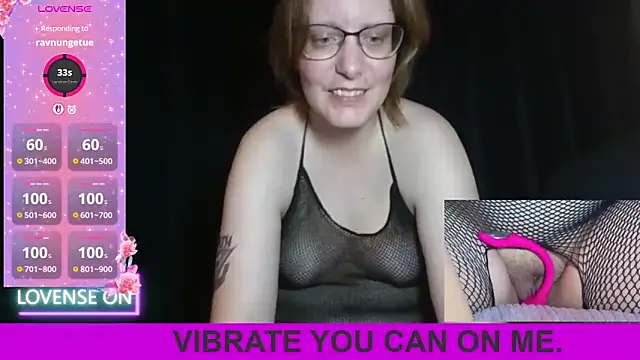 Snapshot of PernillaGirl chatting on October 8, 6:23 pm PernillaGirl online show from October 8, 6:23 pm