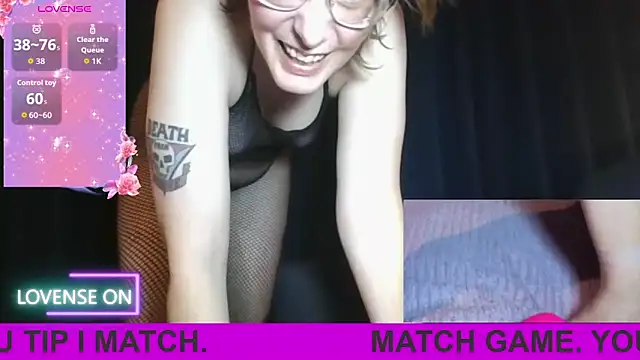 Snapshot of PernillaGirl chatting on October 10, 6:13 pm PernillaGirl online show from October 10, 6:13 pm