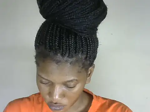 Snapshot of Pretty-emmie chatting on October 2, 3:55 am Pretty-emmie online show from October 2, 3:55 am