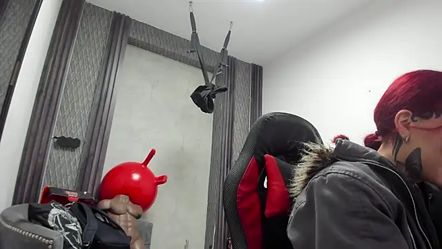 selene red  online show from February 17, 12:43 am