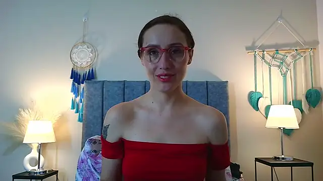 IberianMoonMK online show from February 12, 5:36 pm