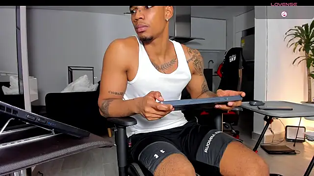 TROYWESLY- online show from September 24, 1:48 am