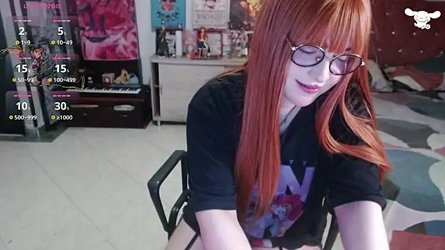 Snapshot of Avril2001 chatting on October 1, 1:10 am Avril2001 online show from October 1, 1:10 am