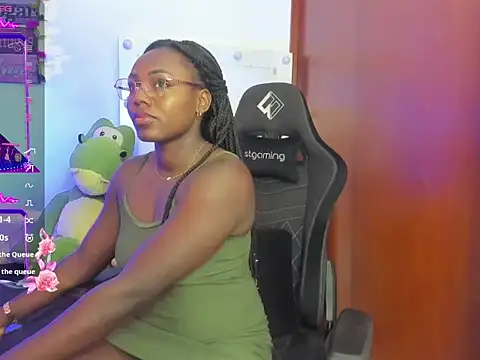 maika28 online show from April 15, 1:33 pm