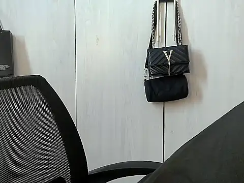 Destiny Desire online show from November 10, 6:03 pm