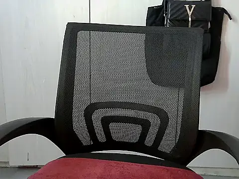 Snapshot of Destiny_Desire chatting on October 6, 10:47 pm Destiny Desire online show from October 6, 10:47 pm