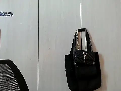 Snapshot of Destiny_Desire chatting on September 17, 7:34 pm Destiny Desire online show from September 17, 7:34 pm