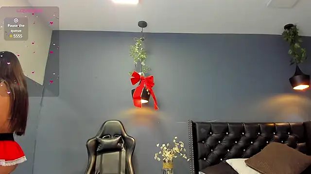 Snapshot of Hannah_Miller__ chatting on December 2, 11:22 am Hannah Miller online show from December 2, 11:22 am