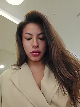 Karen San Miguel online show from June 7, 8:26 pm