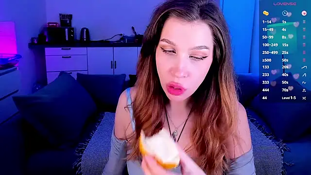 tenderdreams online show from November 1, 7:40 pm