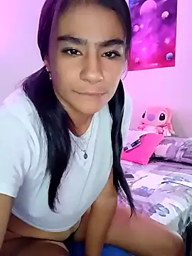 Snapshot of Leslly_ chatting on December 2, 11:22 am Leslly online show from December 2, 11:22 am