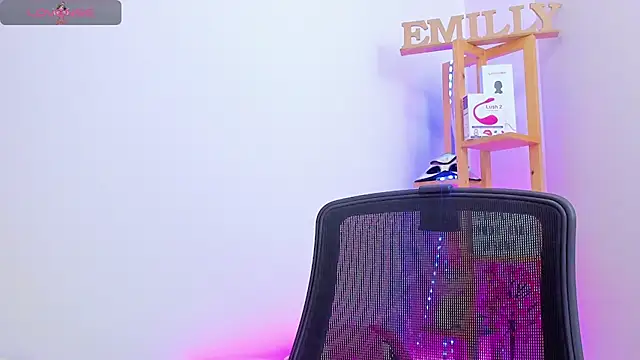 EmillySanders online show from November 5, 3:39 pm