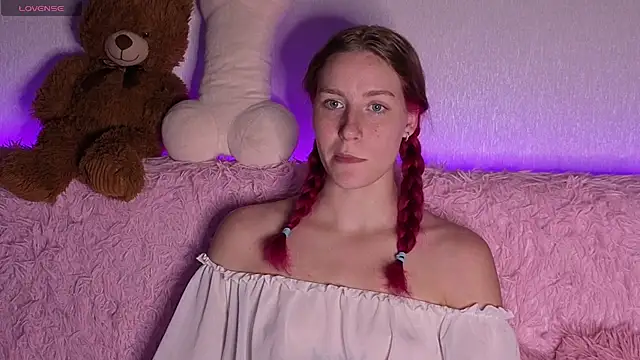 Lillian Lahot online show from July 18, 4:53 pm