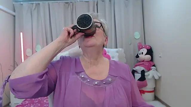 KayleSmoll online show from April 8, 6:54 pm