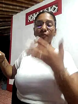 Snapshot of Sofythom1 chatting on October 7, 11:20 pm Sofythom1 online show from October 7, 11:20 pm
