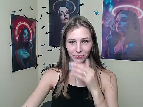 Snapshot of StrangerGi chatting on September 11, 12:05 pm StrangerGi online show from September 11, 12:05 pm