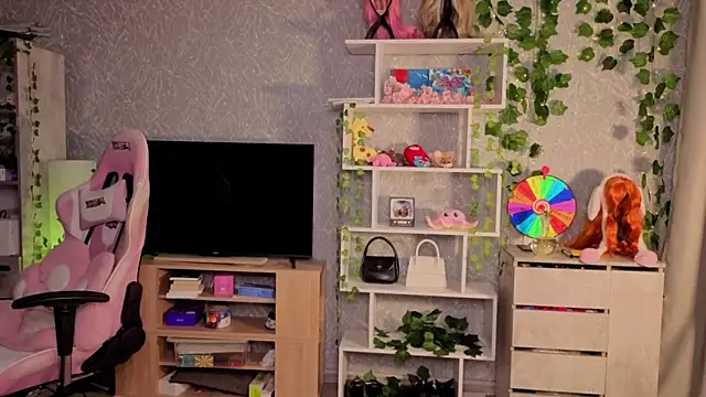luna cross online show from July 22, 7:42 am