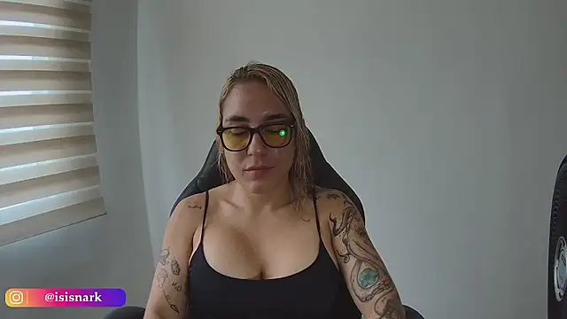 ValkyriaRose online show from April 7, 6:21 pm