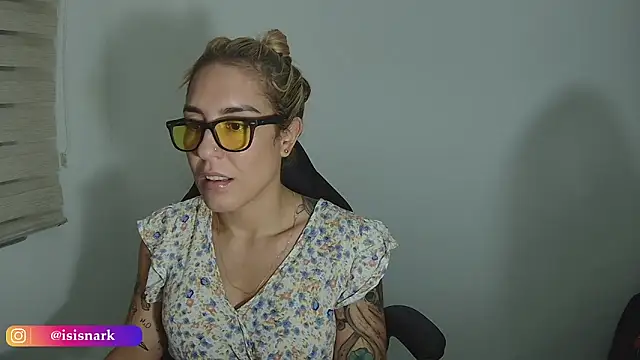 ValkyriaRose online show from February 17, 1:16 am