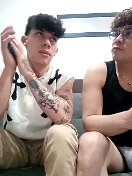 thiagomurphyy online show from October 27, 6:20 am