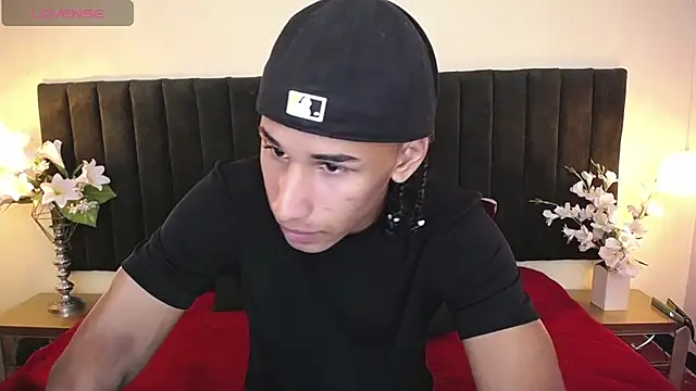 soft attraction online show from April 15, 7:36 pm