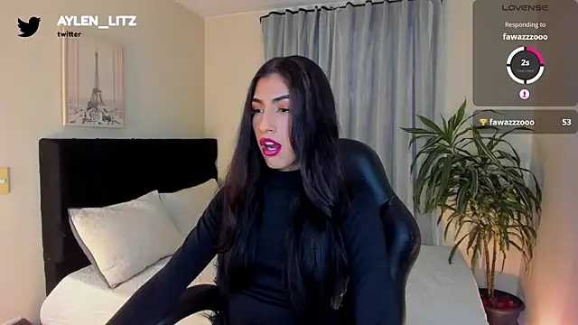 Snapshot of litz81 chatting on September 24, 10:42 pm litz81 online show from September 24, 10:42 pm