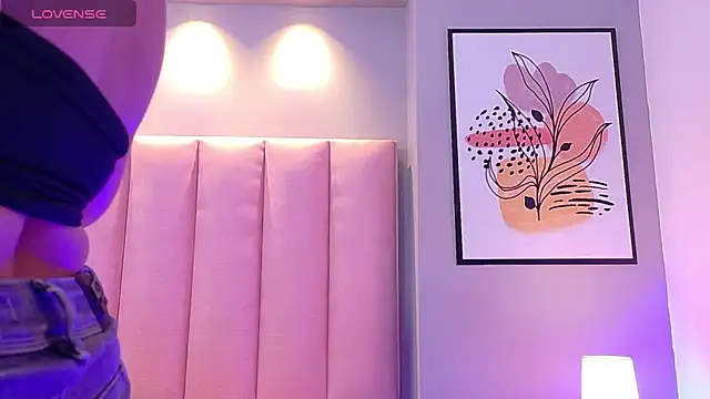 KeilyRoss online show from November 27, 8:34 pm