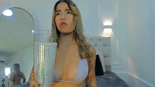 lola red95 online show from March 31, 8:09 pm