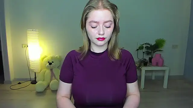 Snapshot of AidaPerry chatting on September 24, 7:24 pm AidaPerry online show from September 24, 7:24 pm