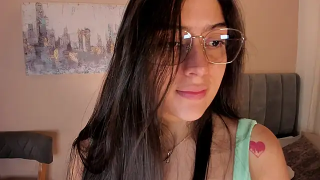 Snapshot of dakotaa__ chatting on October 16, 8:33 pm dakotaa online show from October 16, 8:33 pm