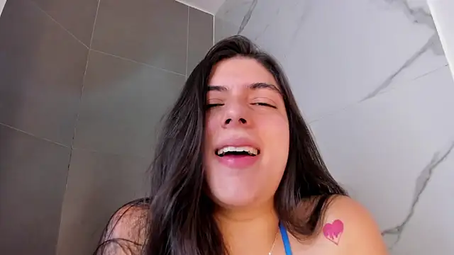 Snapshot of dakotaa__ chatting on September 16, 8:39 pm dakotaa online show from September 16, 8:39 pm