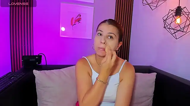 Nahiajhonson  online show from March 23, 12:22 pm