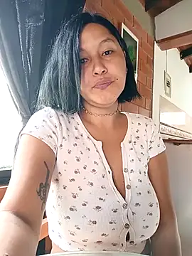 SamaraJay1 online show from December 2, 3:36 pm